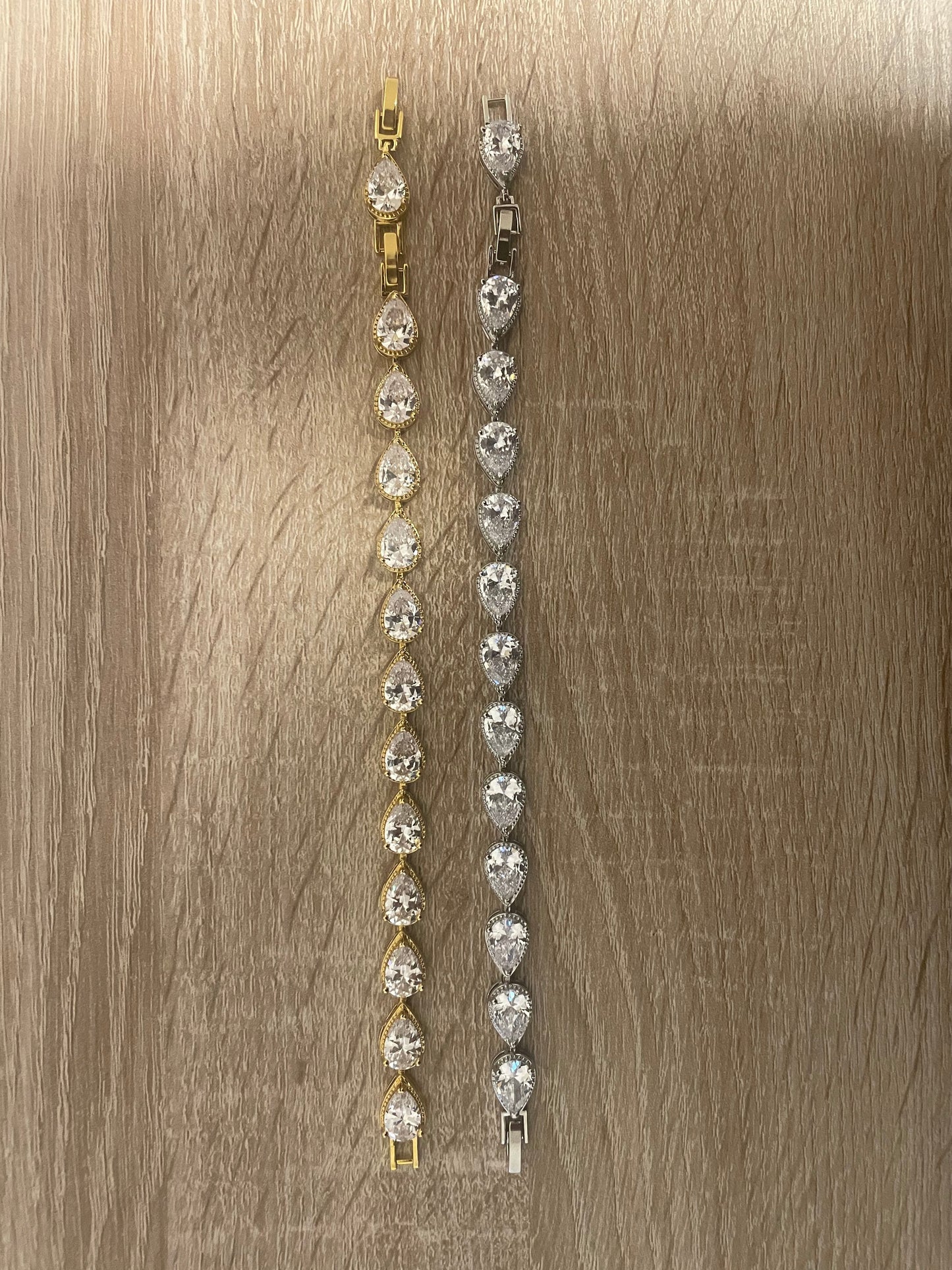 Bracelet "Frozen Drop" – Pureté & Éclat goutte